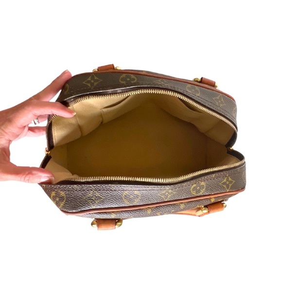 Louis Vuitton Monogram Manhattan PM - Picture 12 of 15